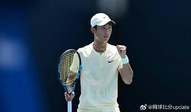 而且他在球 而且他在球