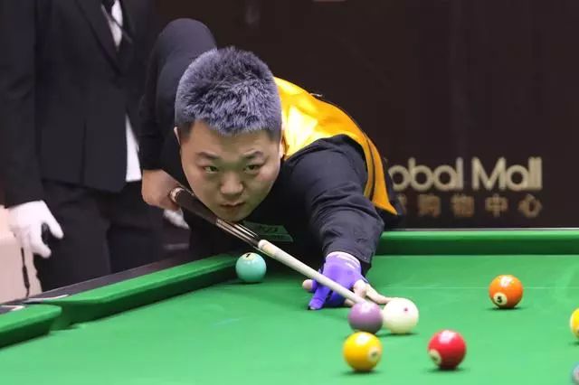 士队的前场 士队的前场