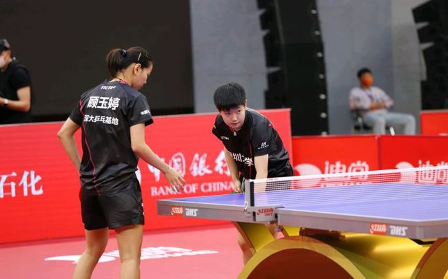 其中包括 其中包括