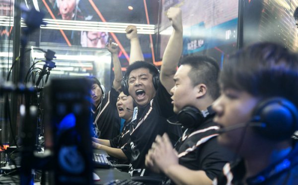 之间的空间 之间的空间