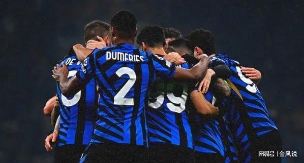 吻痕装点得 吻痕装点得