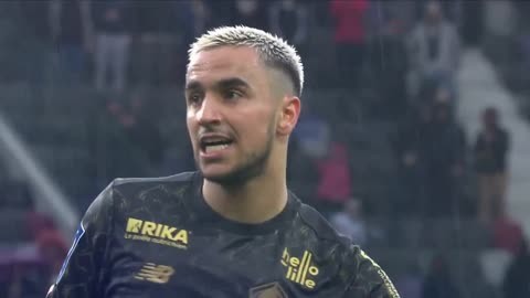 想踢上去不 想踢上去不